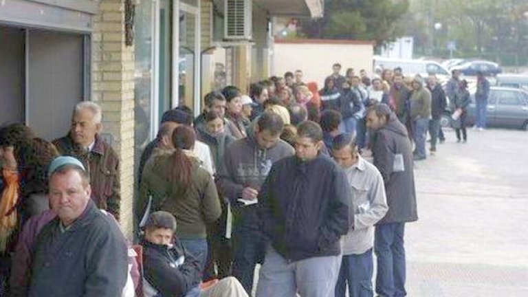 В бюрата по труда са регистрирани 365 995 безработни лица