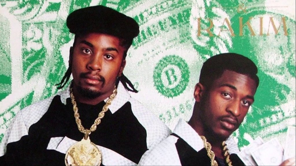 Eric B & Rakim
Едва ли има други рапъри, които да са носили толкова злато по себе си, колкото DJ Eric B и MC Rakim. Двамата са смятани от мнозина за най-доброто дуо на DJ и MC в историята на хип-хоп музиката, създавайки класически албуми като “Paid in Full” и “Follow the Leader”.
