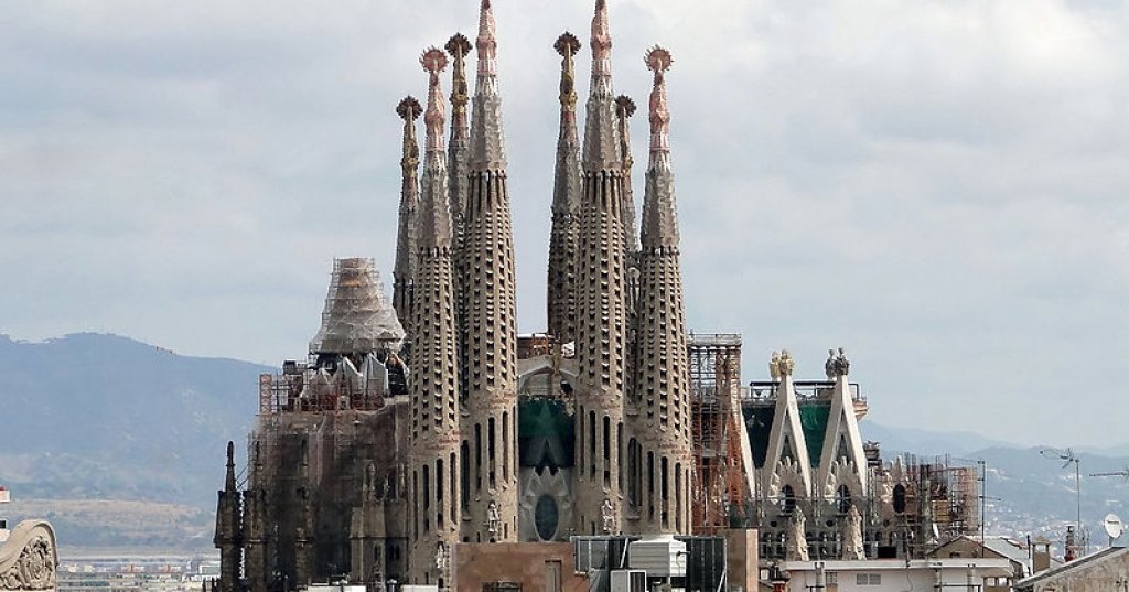 800px-sagrada_familia_01