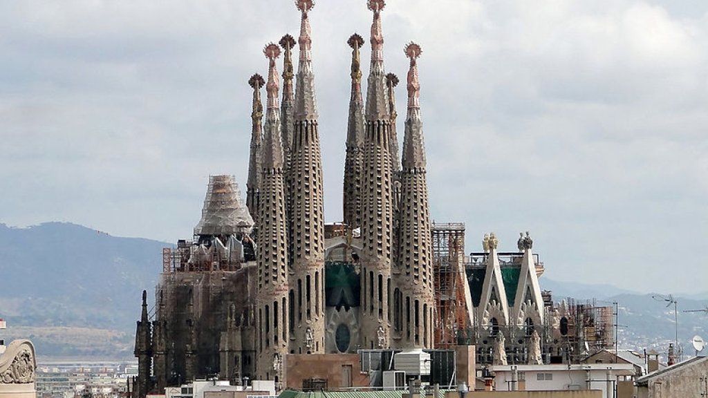 800px-sagrada_familia_01