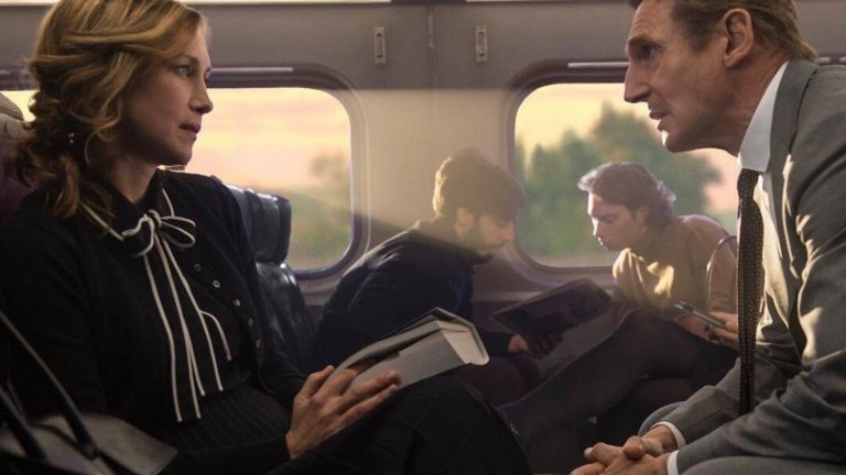 1. The Commuter – 12 януари 2018 г.
Лиъм Нийсън е много добър актьор, но за съжаление в последните години го гледаме основно в шаблонни роли. Точно такъв изглежда и случая с The Commuter, който на пръв поглед изглежда смесица между предишните му роли в Taken и Non-Stop.