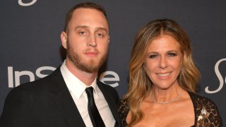 Нещо повече, той смята, че родителите му "не са били толкова болни"