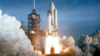 Space_Shuttle_Columbia_launching