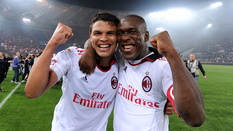 Това е онзи фантастичен отбор със Златан Ибрахимович, Андреа Пирло, Кларънс Зеедорф, Филипо Индзаги и Алесандро Неста