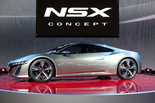 NSX е хибрид, но се надяваме, че ще е бърз като оригинала