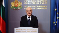 Военният министър е категоричен, че става въпрос за учение, което няма общо с напрежението между САЩ и Иран