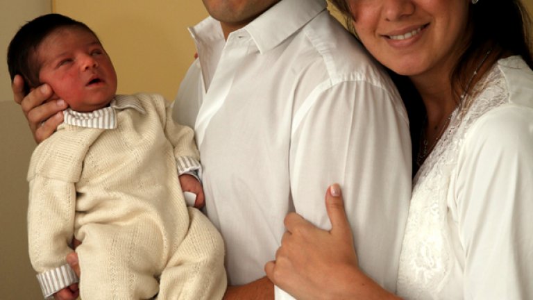 Фелипе Маса, съпругата му Рафаела Баси и малкият Фелипиньо