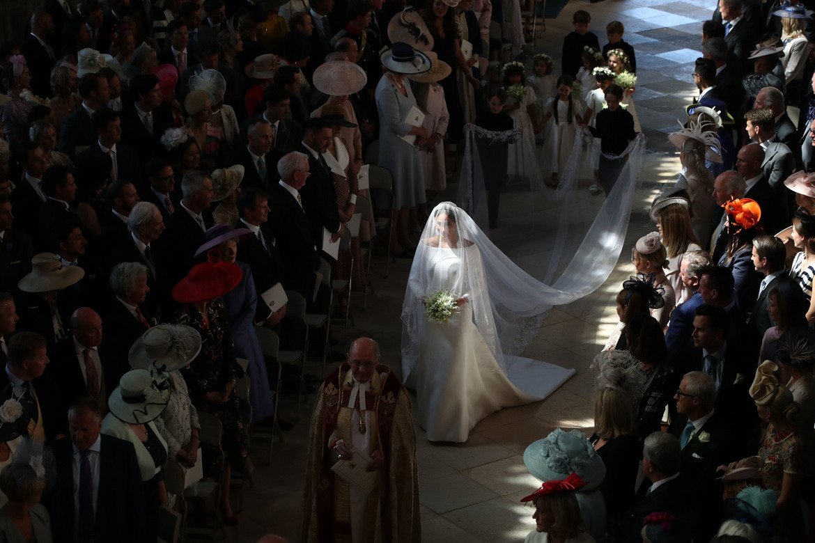 Една (не)стандартна кралска сватба