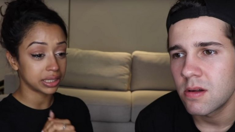 3. Liza Koshy и David Dobrik - "We Broke Up"
Те са влогъри. Те бяха двойка. Те обявиха, че се разделят в общо видео в YouTube. И ето как попаднаха в топ 3 на най-популярните клипове за годината. Лиза Коуши и Дейвид Добрик бяха една от най-популярните двойки в сайта за видеосподеляние. Клиповете в каналите на двамата имат над 2,5 милиарда гледания през изминалата година.
Дейвид и Лиза са заедно в продължение на две години преди да споделят с феновете си, че с връзката им е свършено. По-скоро, че връзката е приключила шест месеца преди записването на клипа. Самото видео, в което обясняват причините, е хит – в първите 24 часа събира 14 милиона гледания.