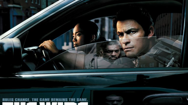 2. The Wire/Наркомрежа
Сериалът представлява детайлно разглеждане на организираната престъпност, въвлечена в търговията с наркотици, опитите на полицията и държавата да се справи с проблема, хората, имащи ежедневен досег с търговията на дрога и животът на населението в бедните квартали. Като дестинация за случващото се е използван американския град Балтимор, в който се развиват всичките пет сезона на сериала. Сериалът многократно е определян от критици и фенове като един от най-добрите сериали създавани някога. Всеки сезон се концентрира върху различна част от град Балтимор и хората живеещи и работещи в тази сфера.