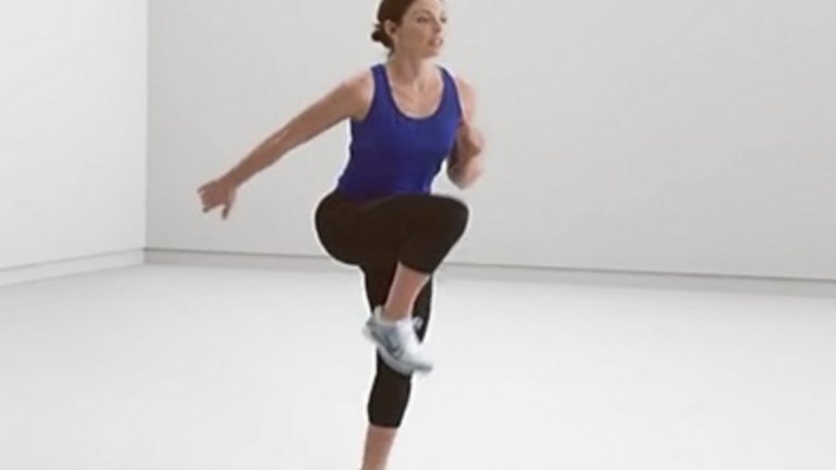 Подскоци на място, 50 повторения
Движете противоположната ръка заедно с крака, докато се опитвате да вдигнете коляното си на нивото на кръста.
