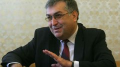 Бившият соцдепутат - проф. Георги Близнашки, се надява още до края на месеца да се съберат необходимите 500 000 подписа