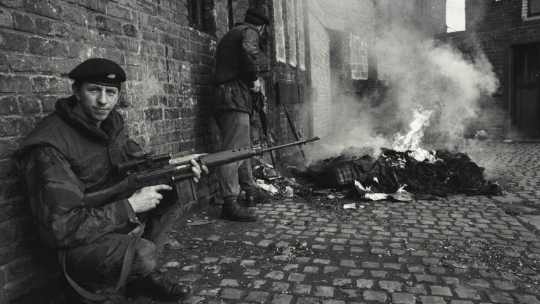 Британски войници в акция по време на "Смутните времена"
