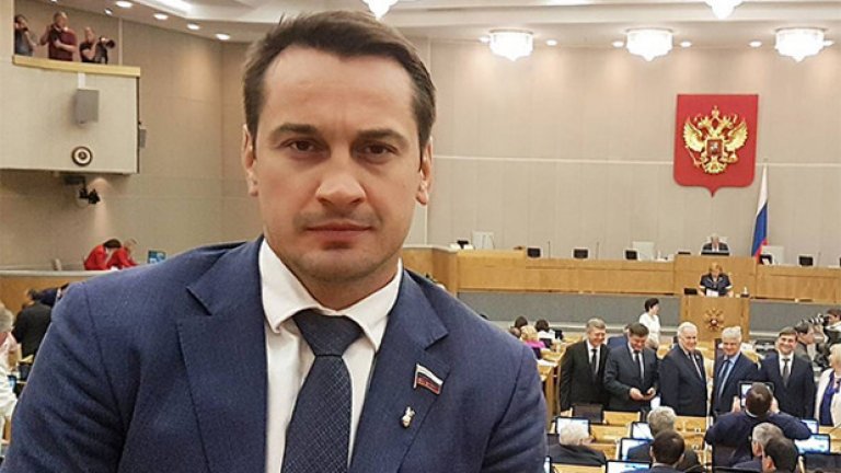 Дмитрий Носов (КПРФ). Олимпийският медалист по джудо наскоро бе изключен от друга партия - ЛДПР.