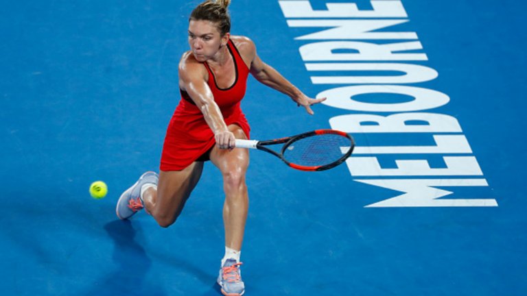 В Шънджън и на Australian Open Халеп игра с екип без лого.