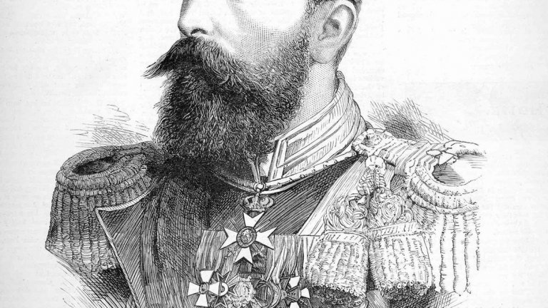 Княз Александър I Батенберг приема да подкрепи Съединението на България въпреки сериозните негативни настроения сред Великите сили. На 8 септември 1885 г. той пристига в Търново, където издава манифест, с който обявява, че приема Съединението.