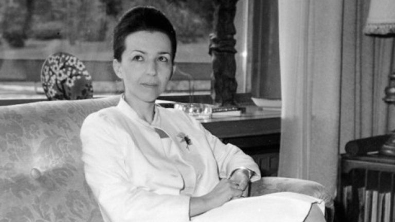 Първоначално историята и нейните паметници служат за възпитание на любов към родината, но към края на режима БКП я използва като средство за износ и разведряване на отношенията с външния свят – задача, с което се занимава Людмила Живкова