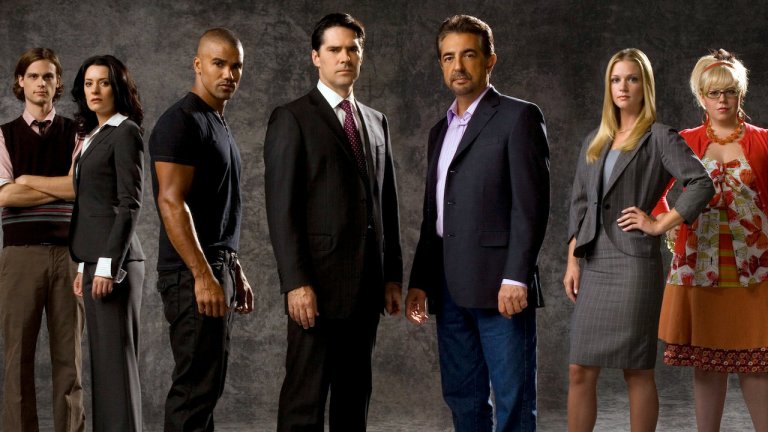 Criminal Minds / "Престъпни намерения"  
Да, звучи странно, но нека си признаем - има нещо интригуващо в серийните убийци. А когато ги лови този екип от експерти по съставяне на психологически профили, нещата стават повече от интригуващи. А когато залавят злодея в рамките на един до два епизода, накрая се изпълваш с усещане за завършеност, което е наистина приятно, особено след тежък ден.