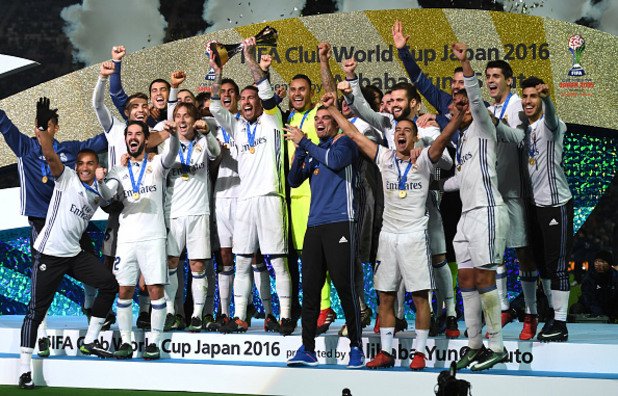 10. Световни шампиони (18 декември)
Отново не беше лесно, но този път не беше Рамос. Хеттрик на Кристиано донесе победата над Кашима Антлърс и Реал Мадрид завърши 2016 година като световен клубен шампион.