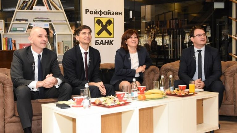 83% от разплащанията с карта в банката са безконтактни