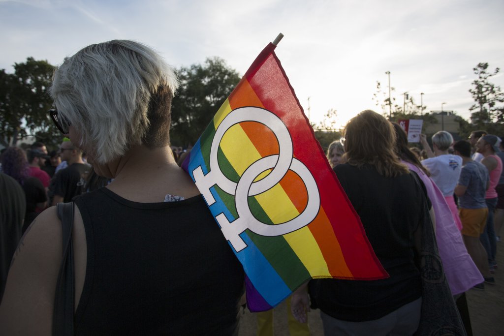 #LoveWins отпразнува решението на Върховния съд в САЩ, който легализира еднополовите бракове на 26 юни.
