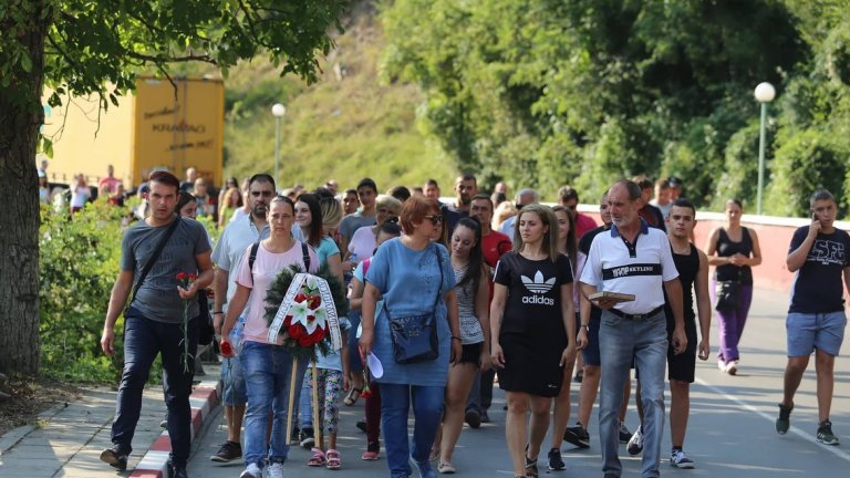 Протестно шествие затвори пътя между София и Своге