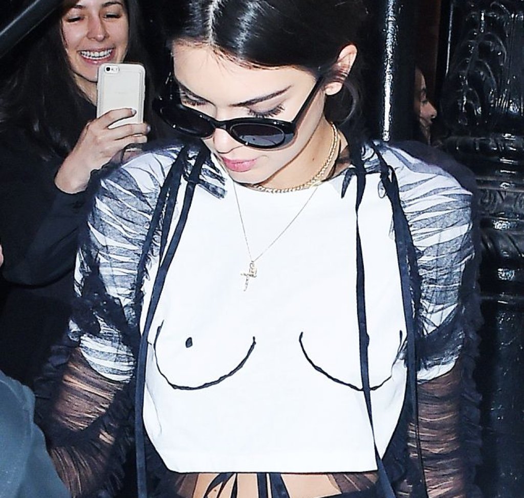 boobs-fashion-trend-234904-1504781929239-image.700x0c