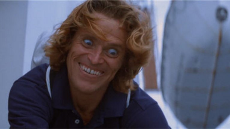 Уилям Дефо, Speed 2 (1997 г.)
Ролята на Дефо в "Проектът Флорида" е повече от добра и той заслужава "Оскар" за нея. Но въпреки дългогодишната си кариера с множество успехи, той има и своите спадове. Мнозина и до днес не предполагат, че има втора част на екшъна със Сандра Бълок и Киану Рийвс. Там Киану го няма, но за сметка на това новият злодей се играе именно от Дефо. Неговият герой е компютърен гуру, който решава да разбие огромен лайнер в нефтен танкер, за да си отмъсти на голяма корпорация. Предвид каквато и да е липса на интересност в този злодей, както и в самия филм, не е изненада, че и до ден днешен той остава непознат за голяма част от аудиторията.