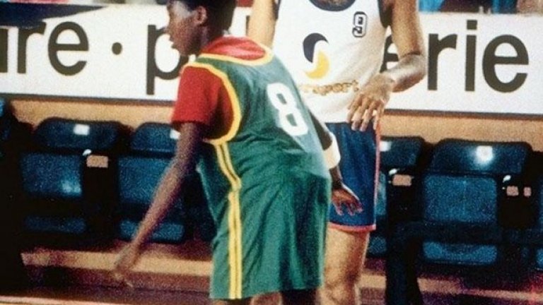 Всичко започва в Италия, където се мести да живее с родителите си. Тук е 8-годишен на турнир с далеч по-големи от него.