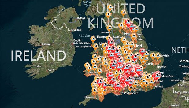 Подробна карта на рисковите места и наводнените местности, актуализирана на всеки 15 минути от Агенцията за околната среда във Великобритания.