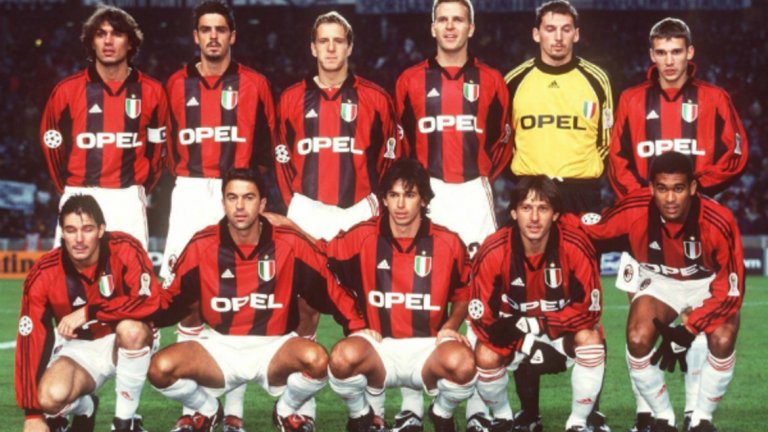 Последният период на Милан с екипировката на adidas продължи две десетилетия. От клуба решиха, че е време за промяна, но рано или късно "росонерите" отново ще се обвържат с германския концерн. Вижте в галерията екипите на италианския гранд, доставени от adidas в края на миналия и през настоящия век.