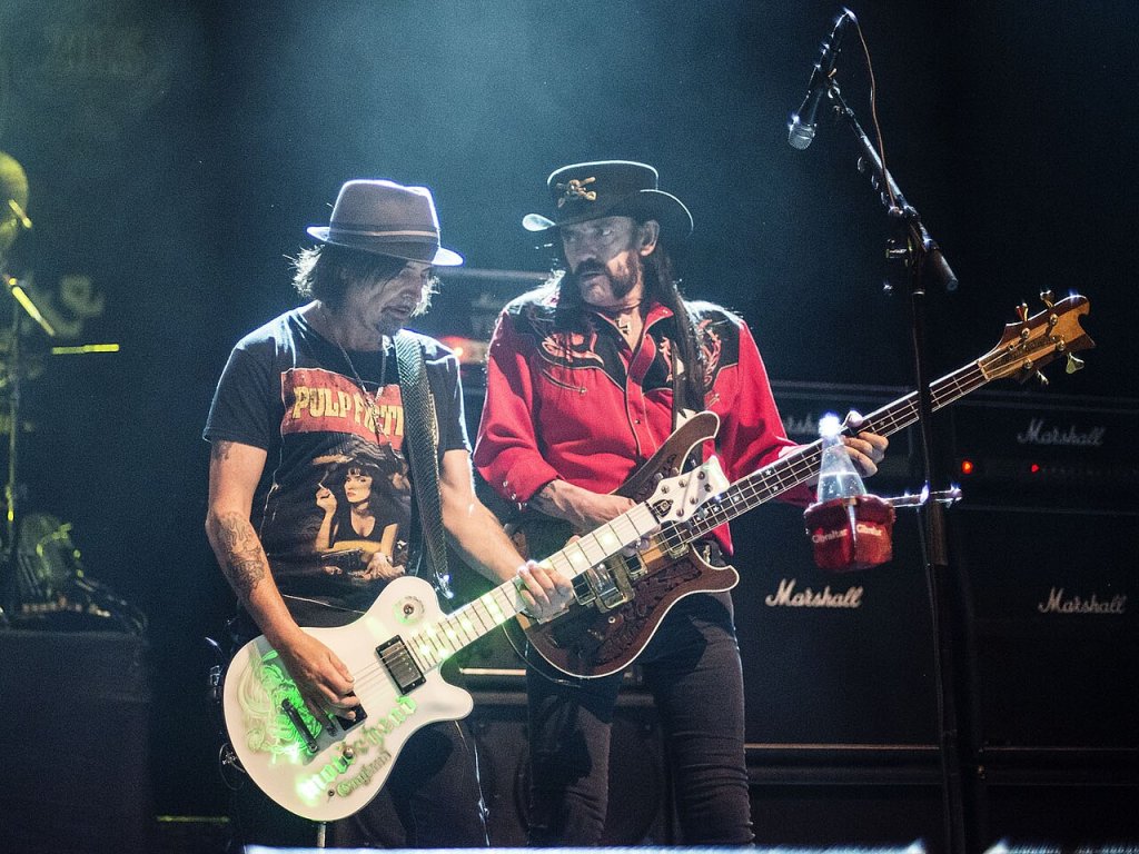 Motorhead_in_Indianapolis_(September_9,_2015)_-_Jessica_Branstetter_09