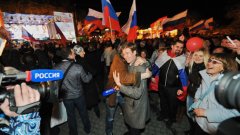 Само преди година и половина Крим ликуваше след референдума за анексирането към Русия. Днес отношенията между властите в Севастопол и Москва се влошиха драстично.
