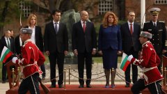 "Българската армия е институция, която се ползва с най-висок обществен авторитет", заяви премиерът