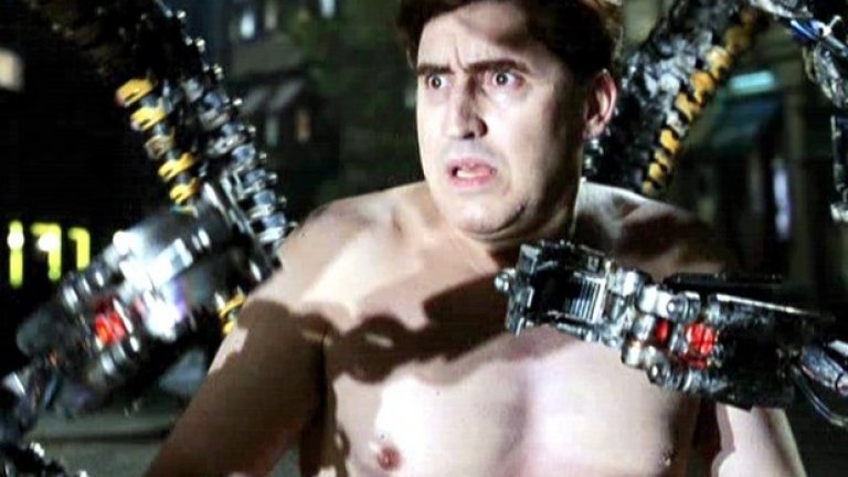 Алфред Молина в "Спайдър-Мен" 2
Молина е син на италианка и испанец и е роден в и израснал в Южен Лондон. Но няма никакъв проблем да изиграе ролята на кореняк ню-йоркчанин.