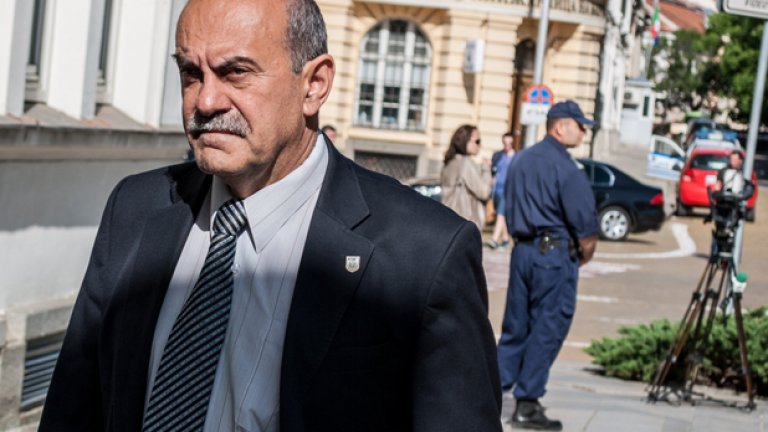 Павел Шопов отказа коментар, но ще следи отблизо отразяването на темата