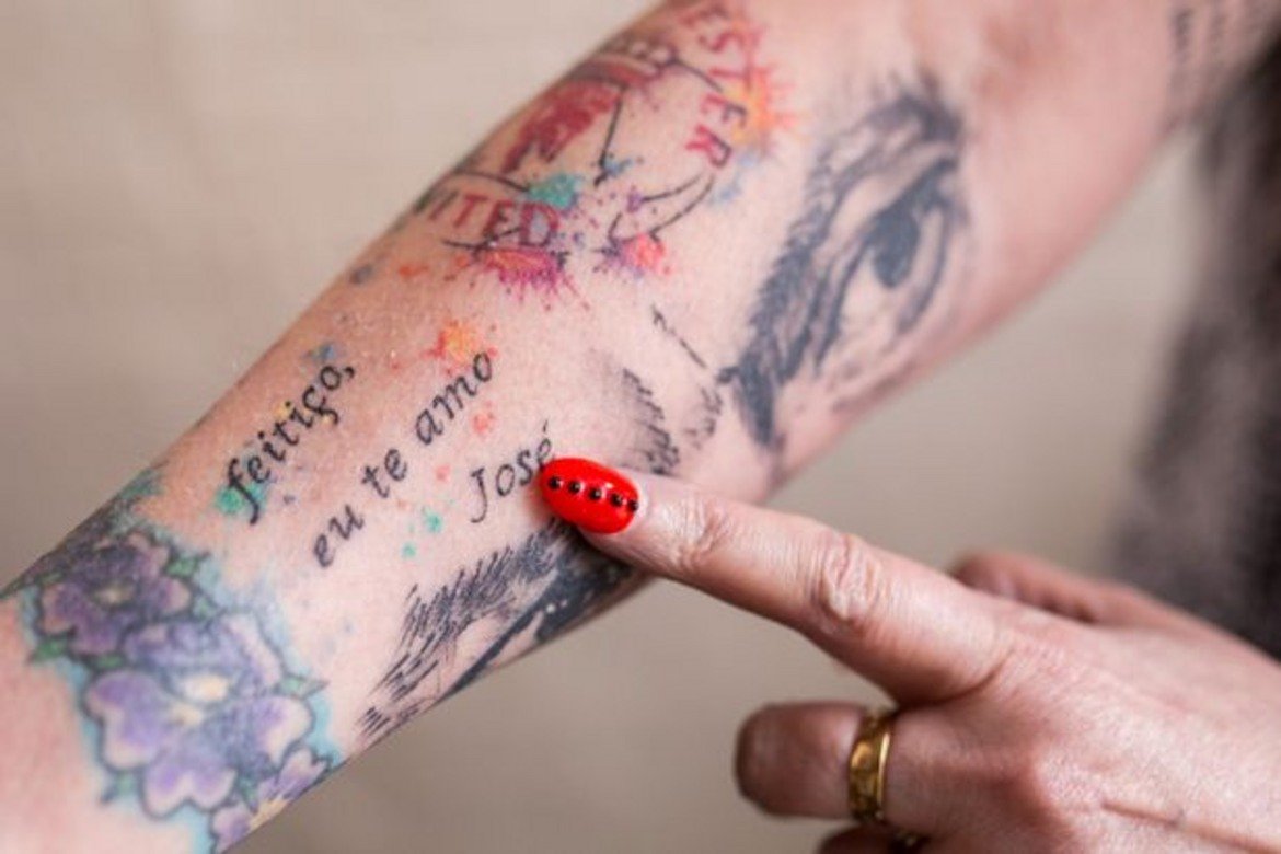 Бабата на 4 внуци има 20 татуировки на тема "Жозе Моуриньо" по цялото си тяло