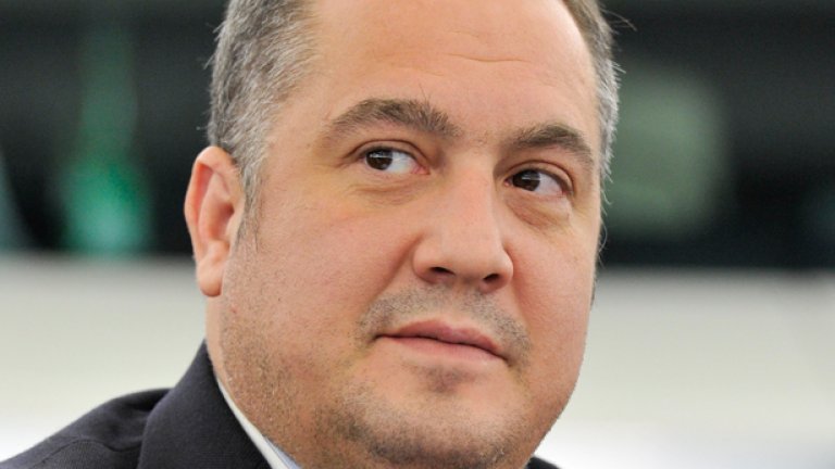 Депутатът от ПФ Слави Бинев е недоволен, че ГЕРБ го "пратили у лево", като не одобрили номинацията му за председател на Комисията по еврофондовете в НС