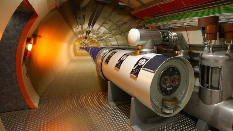 Парно, но не какво да е, а от най-големия ускорител на частици на света