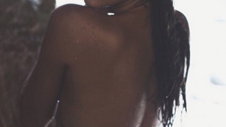 Бруна обича да радва Instagram последователите си с провокативни снимки