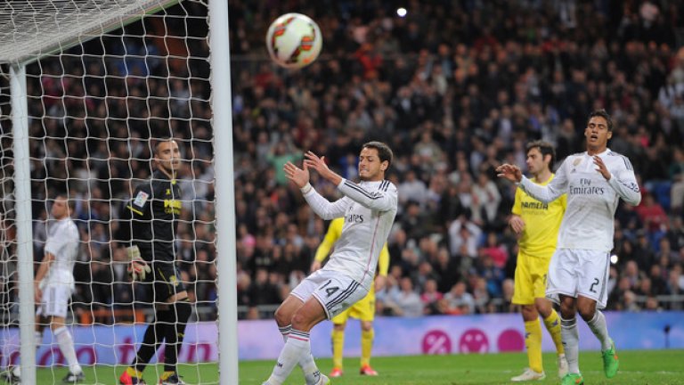 Хавиер Ернандес изпуска да засече топката в последните минути и Реал не победи - 1:1.