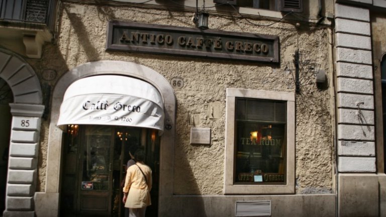 Кафе ГрекоТова е историческо кафене за Рим, работи от 1760 година и се намира на търговската виа Кондоти, която тръгва от Испанските стълби. Името му, което означава Гръцко кафене, идва от първия му съдържател, който бил грък. Освен кафене, посещавано през годините от известни интелектуалци, мястото е и най-известната частна галерия в града. В залите са изложени над 300 картини.