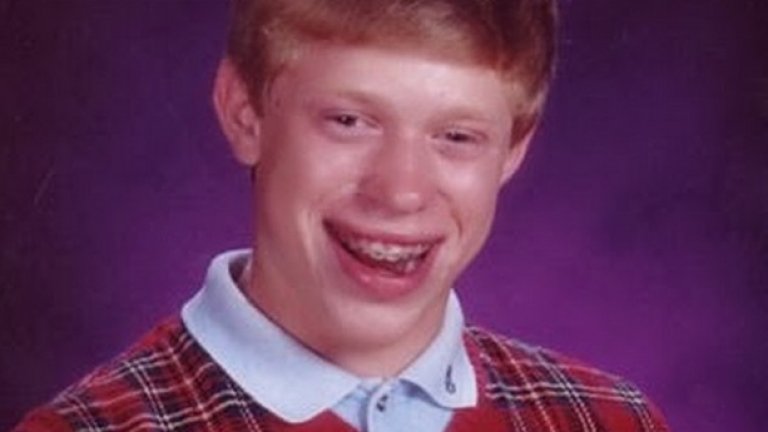 Bad Luck Brian
На 24 януари 2012 г. Кайл Крейвън получава обаждане в дома си в Охайо. 22-годишният мъж е на път да завърши колежа и да започне работа в строителната фирма на баща си. Негов приятел му казва в слушалката: Пич, току що те направих известен. 
Първото меме се появява в Reddit. На снимката Кайл е русо дете с шини, което носи светло синьо поло под отвратителен червен пуловер. С лика на Кайл има всякакви артикули, включително тениски. Той самият признава, че мемето го забавлява.