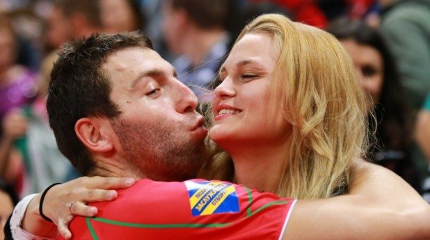 Приятелката на Станислав Петков - Никол, бе сред най-емоционалните зрители в "Арена Армеец" по време на европейското първенство. 