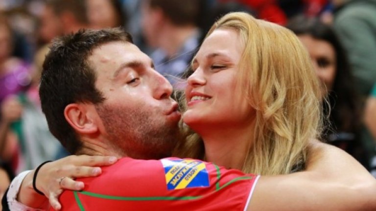 Приятелката на Станислав Петков - Никол, бе сред най-емоционалните зрители в "Арена Армеец" по време на европейското първенство. 