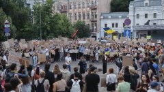Според опонентите на мярката, това е първа стъпка към подкопаване на независимостта на службите