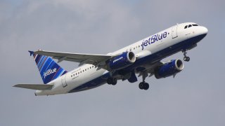 Airbus A320 - JetBlue N584JB 022312 (22)