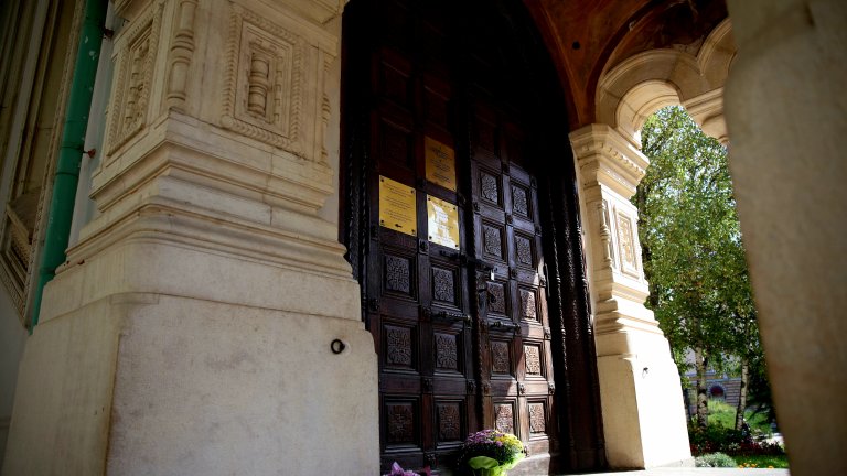 Руската църква "Свети Николай" в София затваря врати (снимки)