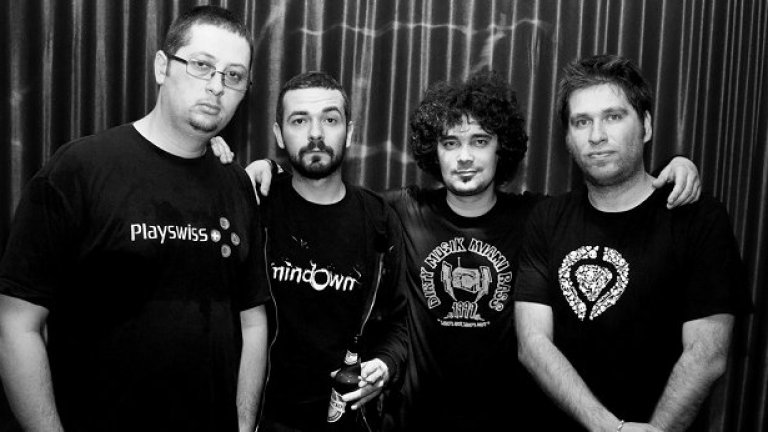 Der Hunds - No matter what we do