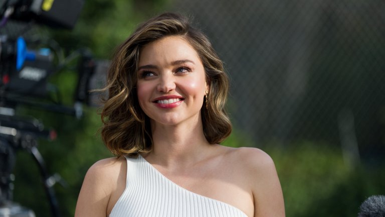 Миранда Кер
Преди няколко години бившият ангел на Victoria's Secret дари 100 000 долара на болница за слонове в Тайланд. Кер отдавна е защитник правата на животните. Тя има собствена веган козметична линия и се е появявала на корицата на списание Rolling Stone, посветено на зелена тематика. Любимите ѝ животни са коалите.